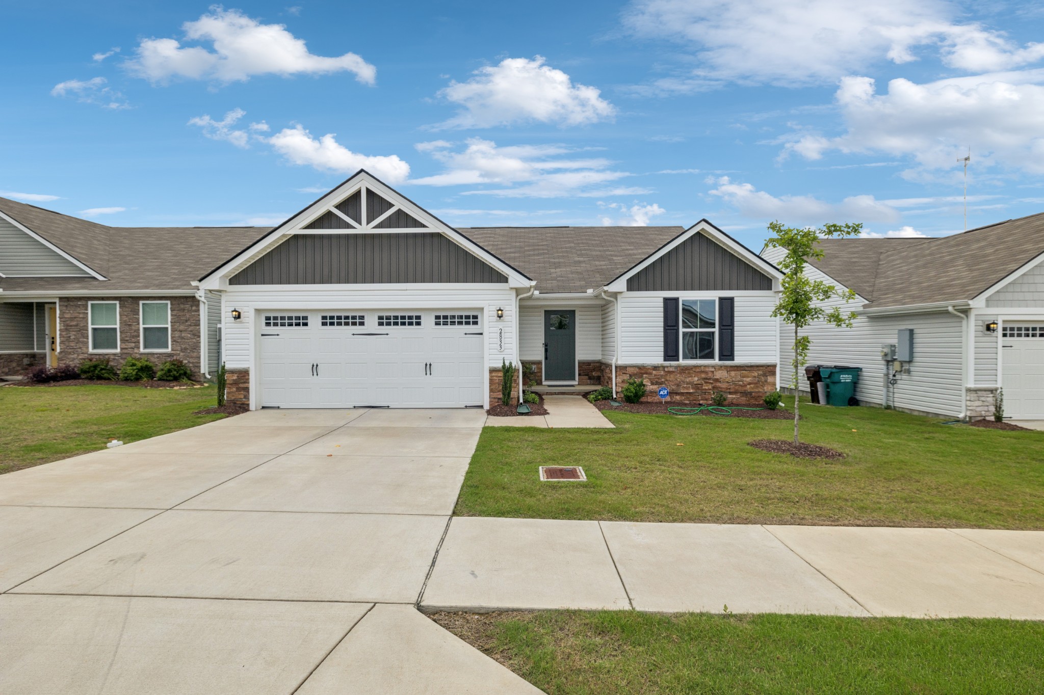 2833 Thornton Grove Blvd Property Photo 1
