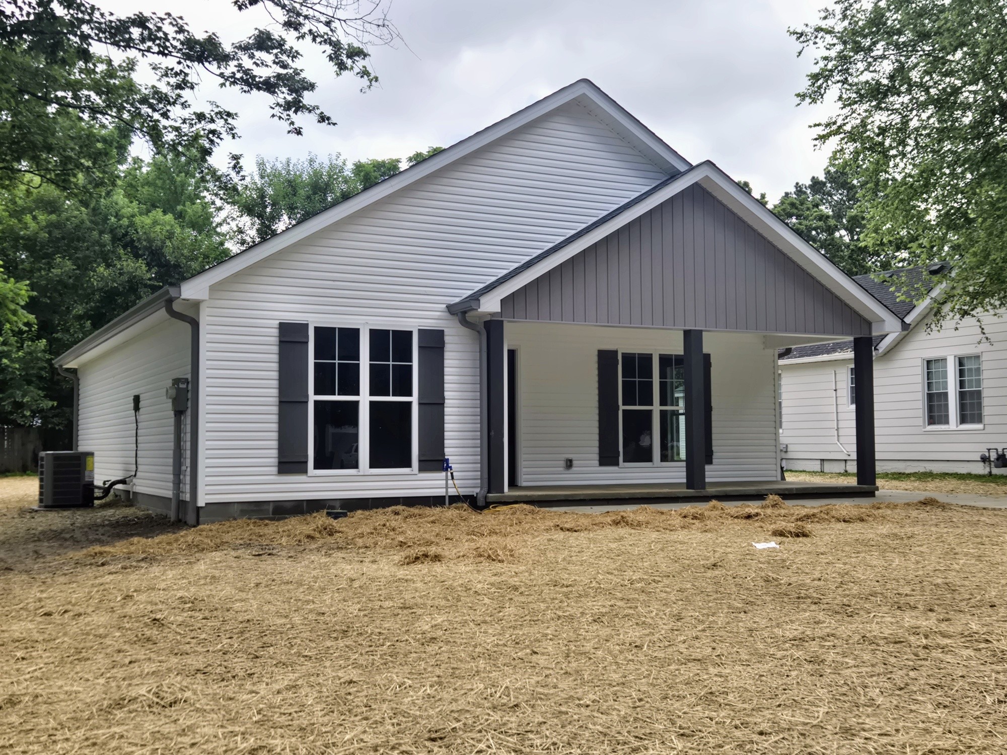 504 1st St Property Photo 1