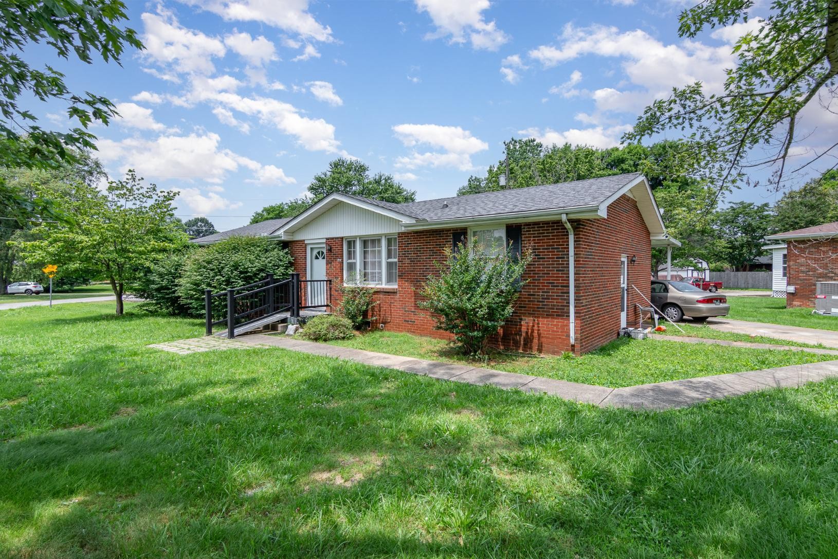 6103 Russell Dr Property Photo 2