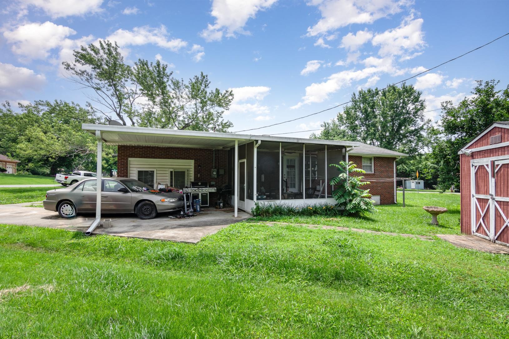 6103 Russell Dr Property Photo 9