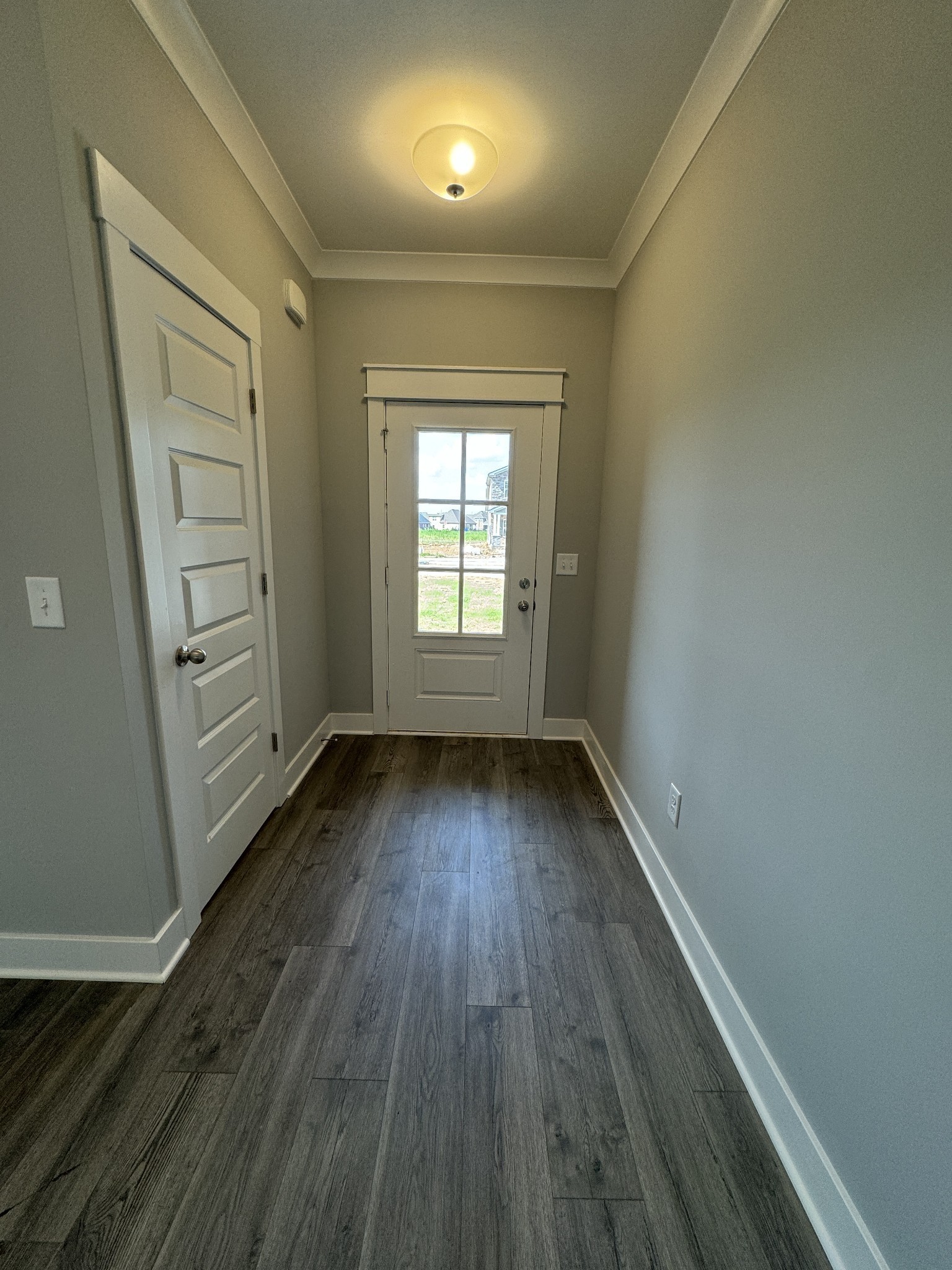 7647 Rookersbend Drive Property Photo 1