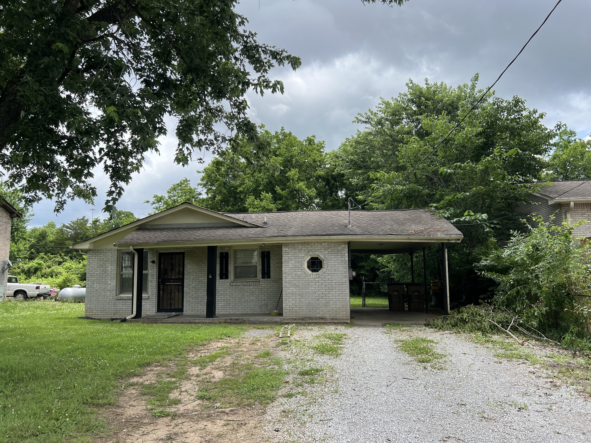 3205 Ewingdale Dr Property Photo 2