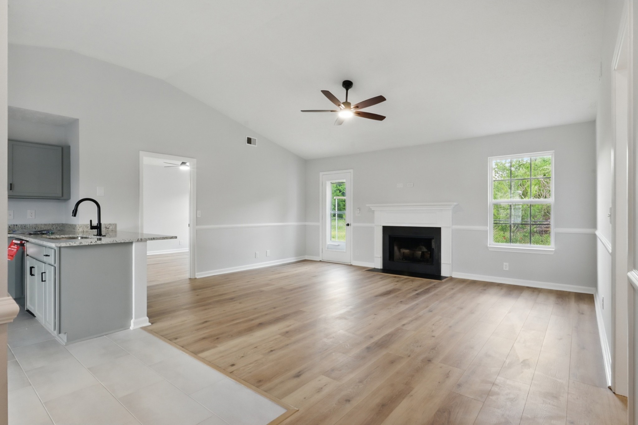 2717 Cayuga Dr Property Photo 6