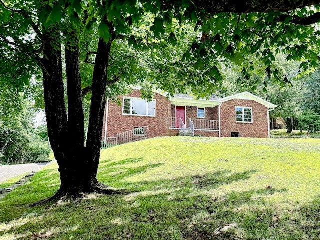 212 Wallace Dr Property Photo 1