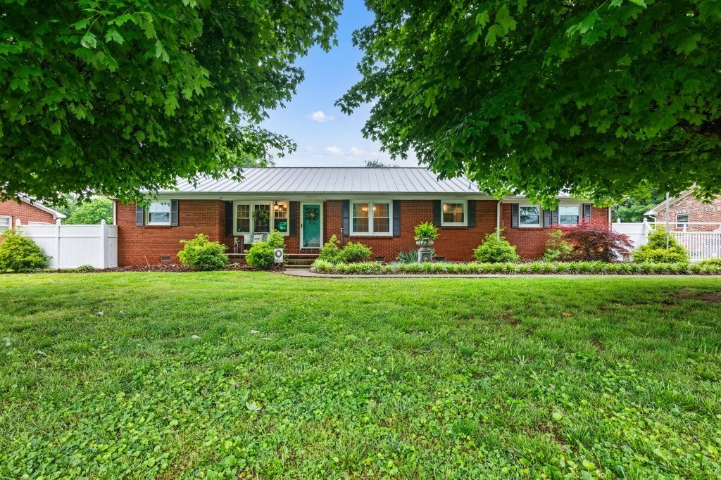 108 Van Buren St Property Photo 1