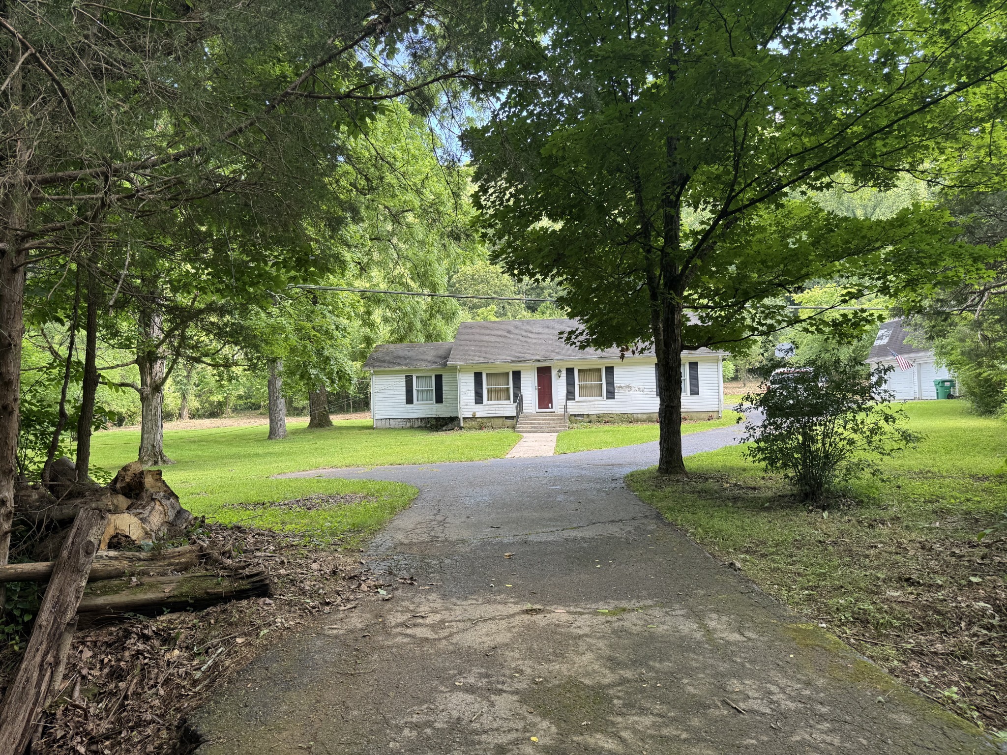 5092 Seymour Hollow Rd Property Photo 3