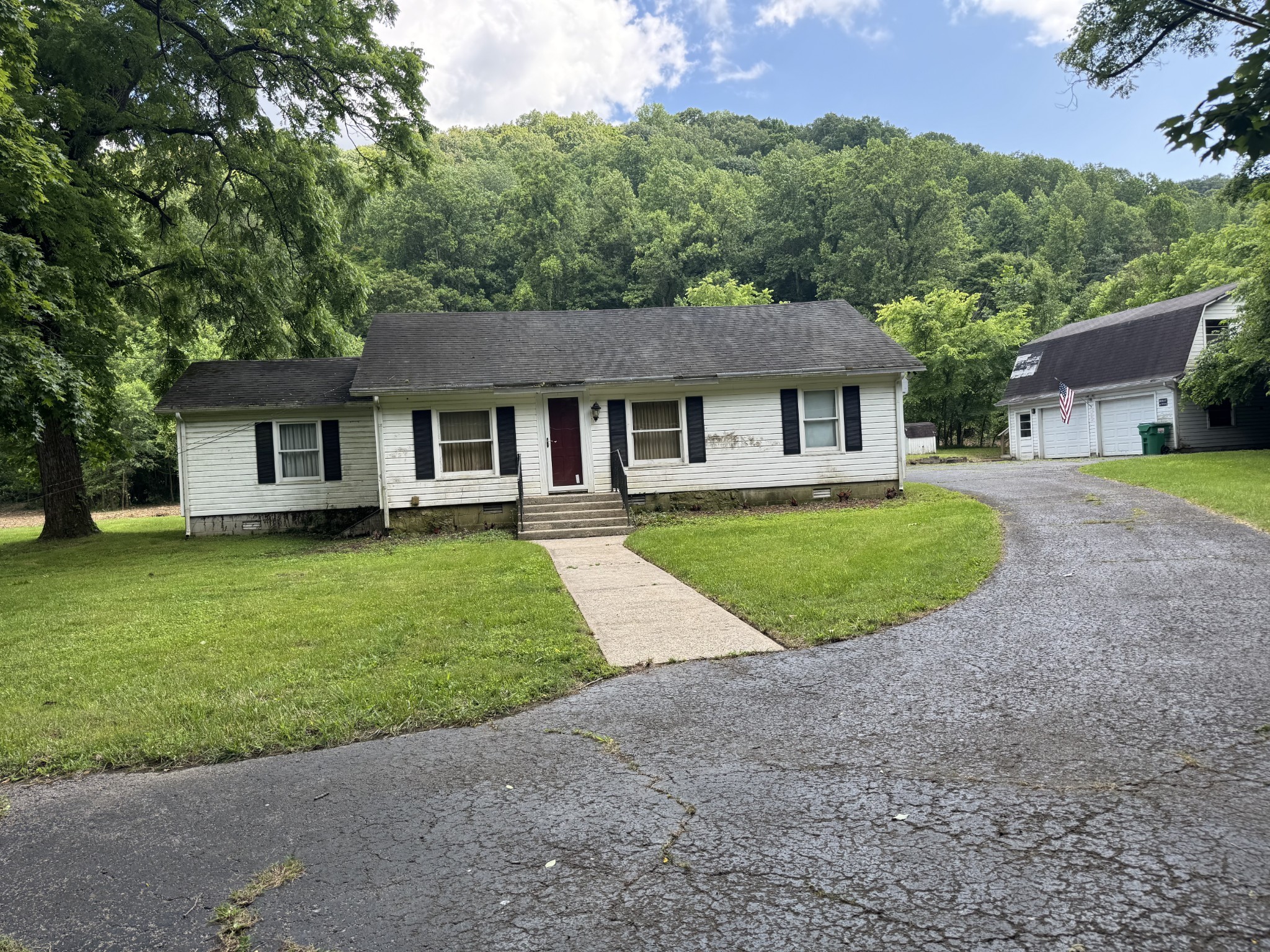 5092 Seymour Hollow Rd Property Photo 4