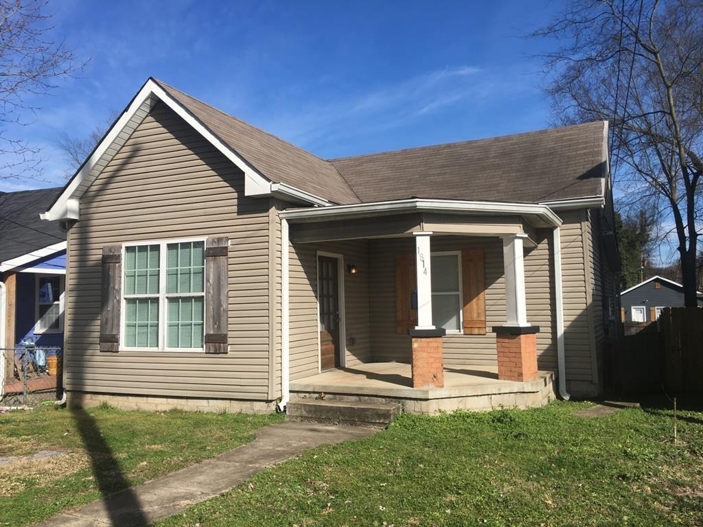 1814 15th Av N Property Photo 1