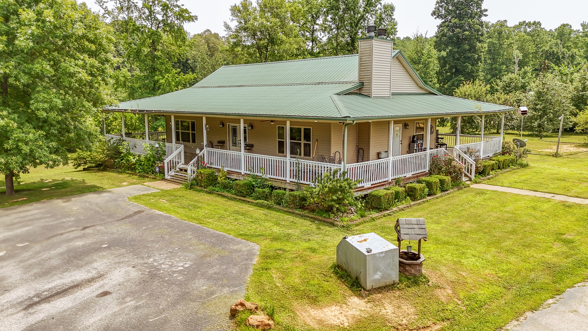 731 Barren Springs Rd Property Photo 1