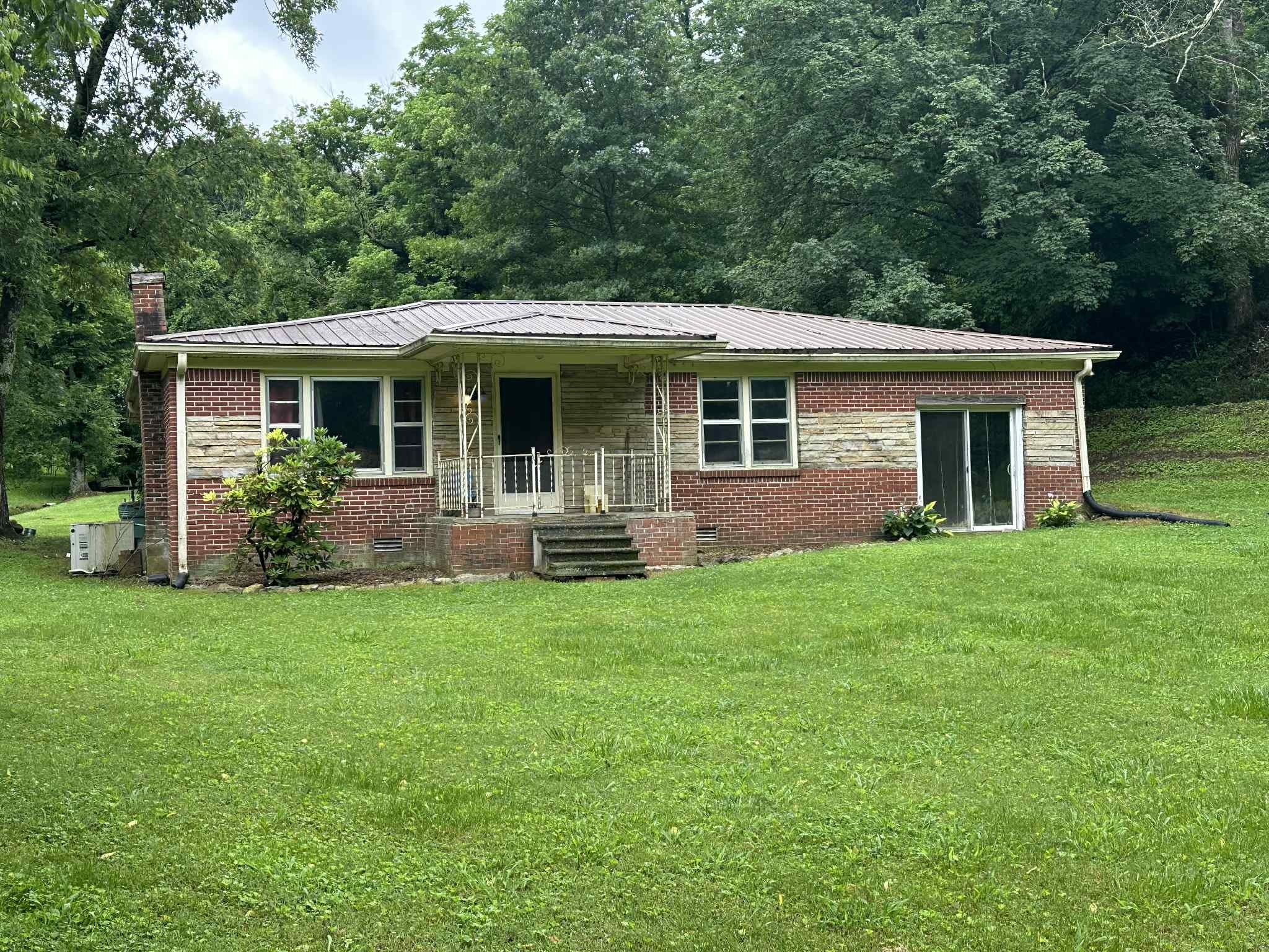 9 Johnnie Woods Ln Property Photo 1
