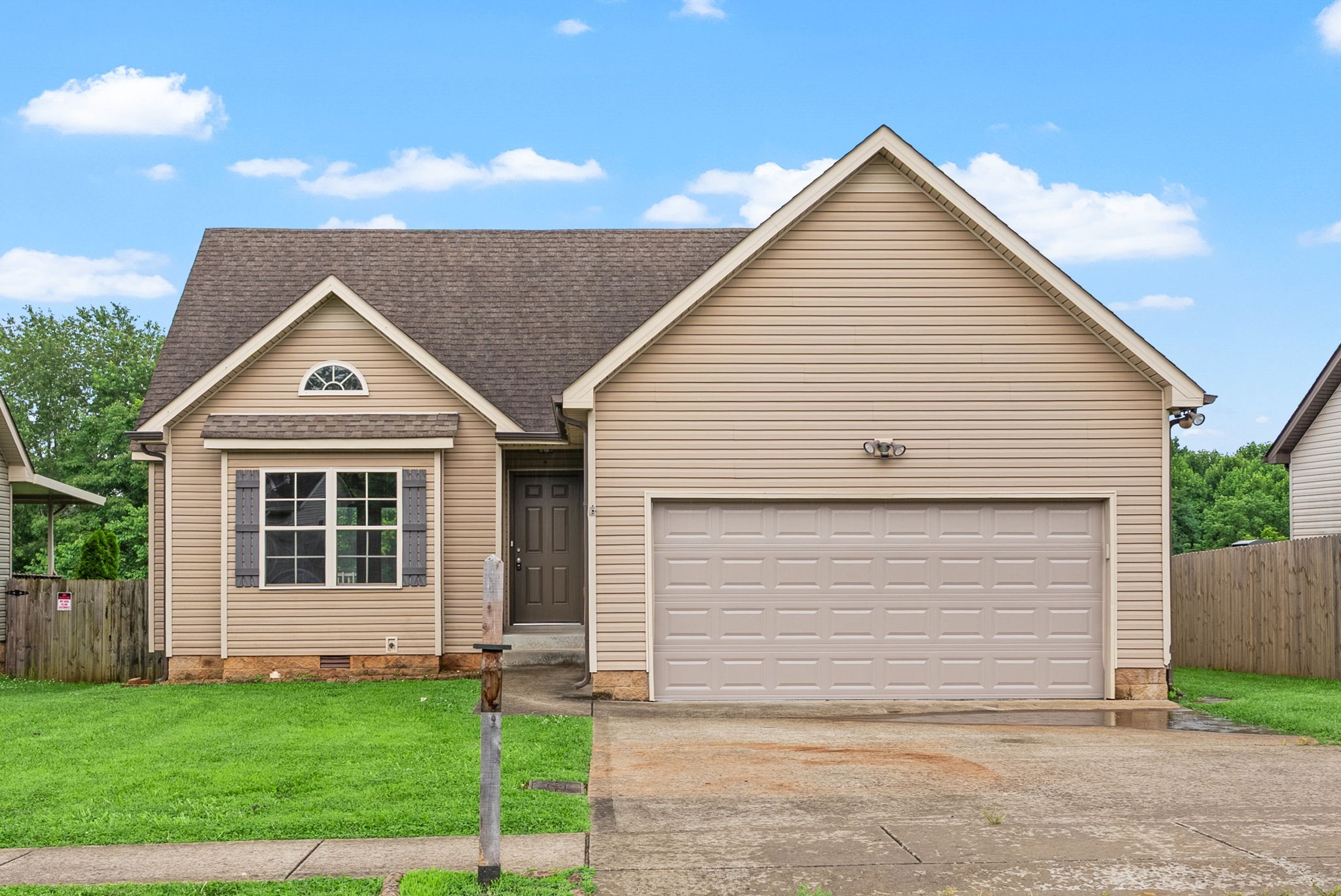 1383 Whitt Ln Property Photo 1