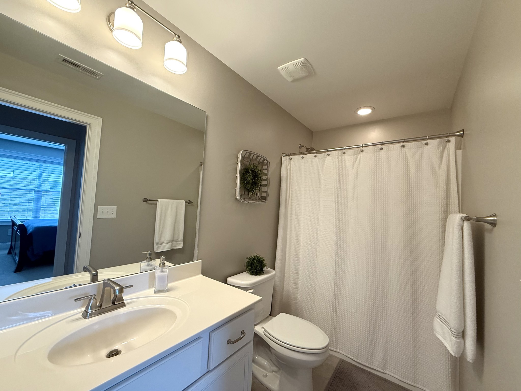 7040 Wenlock Ln Property Photo 23