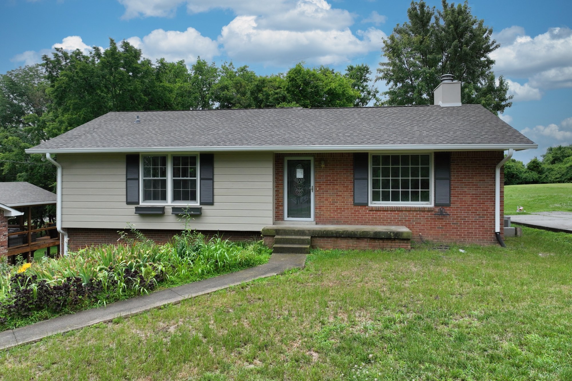 145 Hillside Dr Property Photo 1