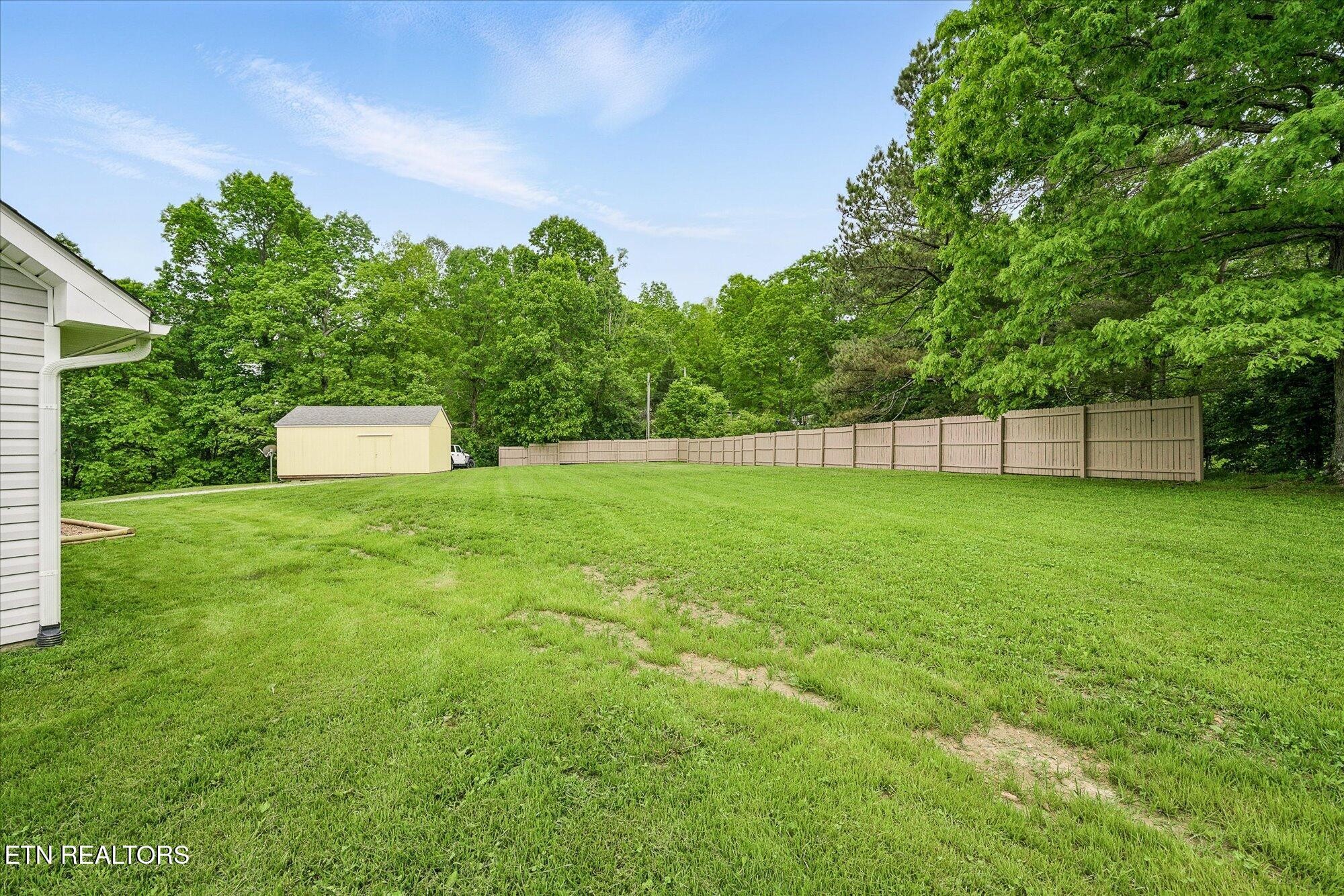 1447 Dykes Rd Property Photo 5