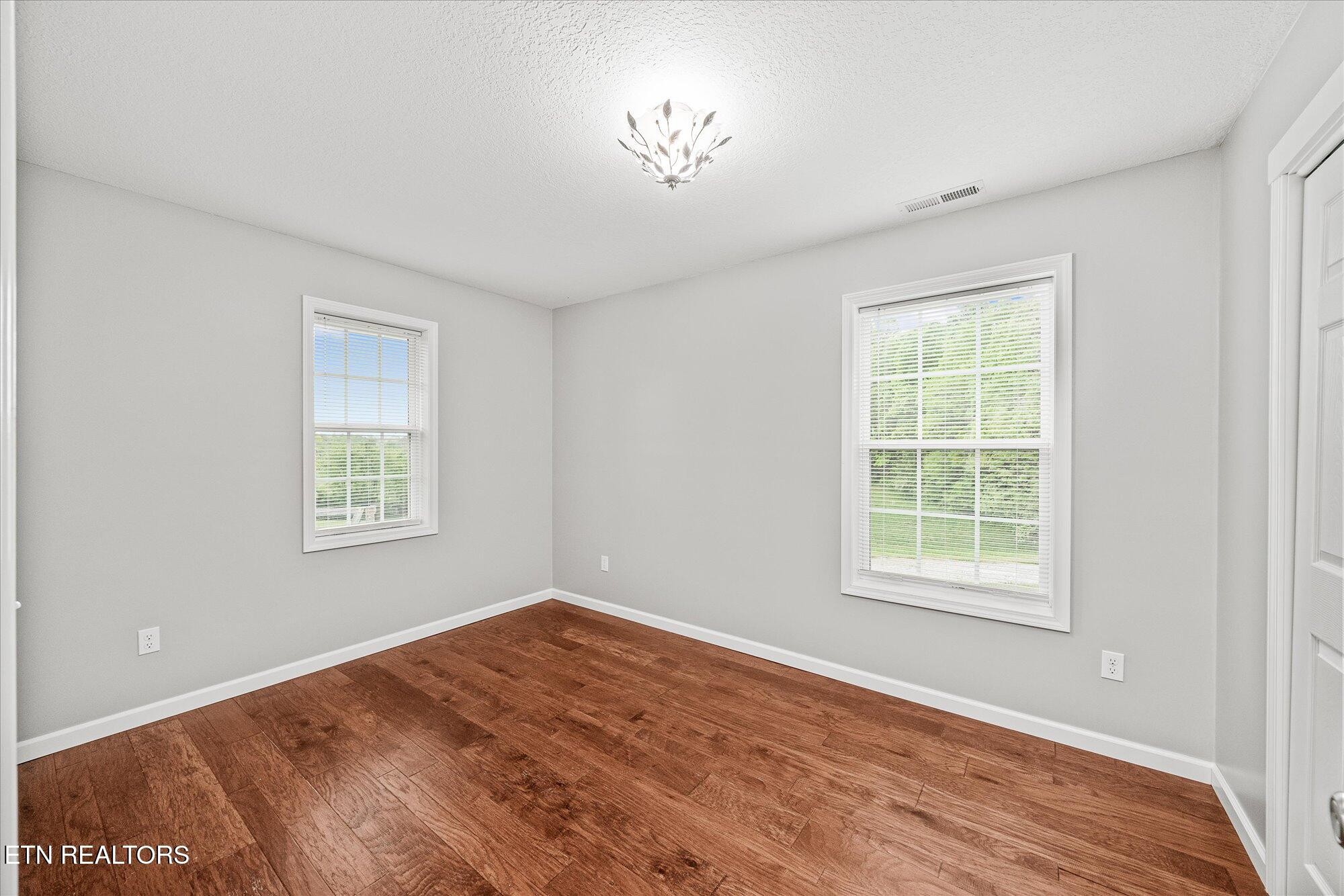 1447 Dykes Rd Property Photo 16