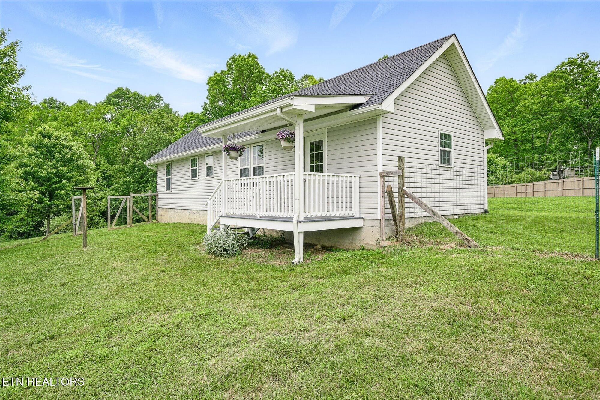 1447 Dykes Rd Property Photo 25