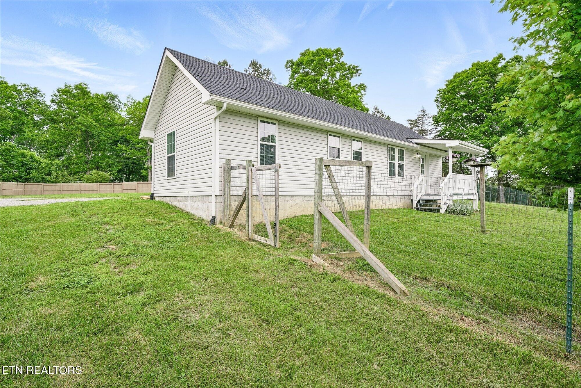 1447 Dykes Rd Property Photo 26