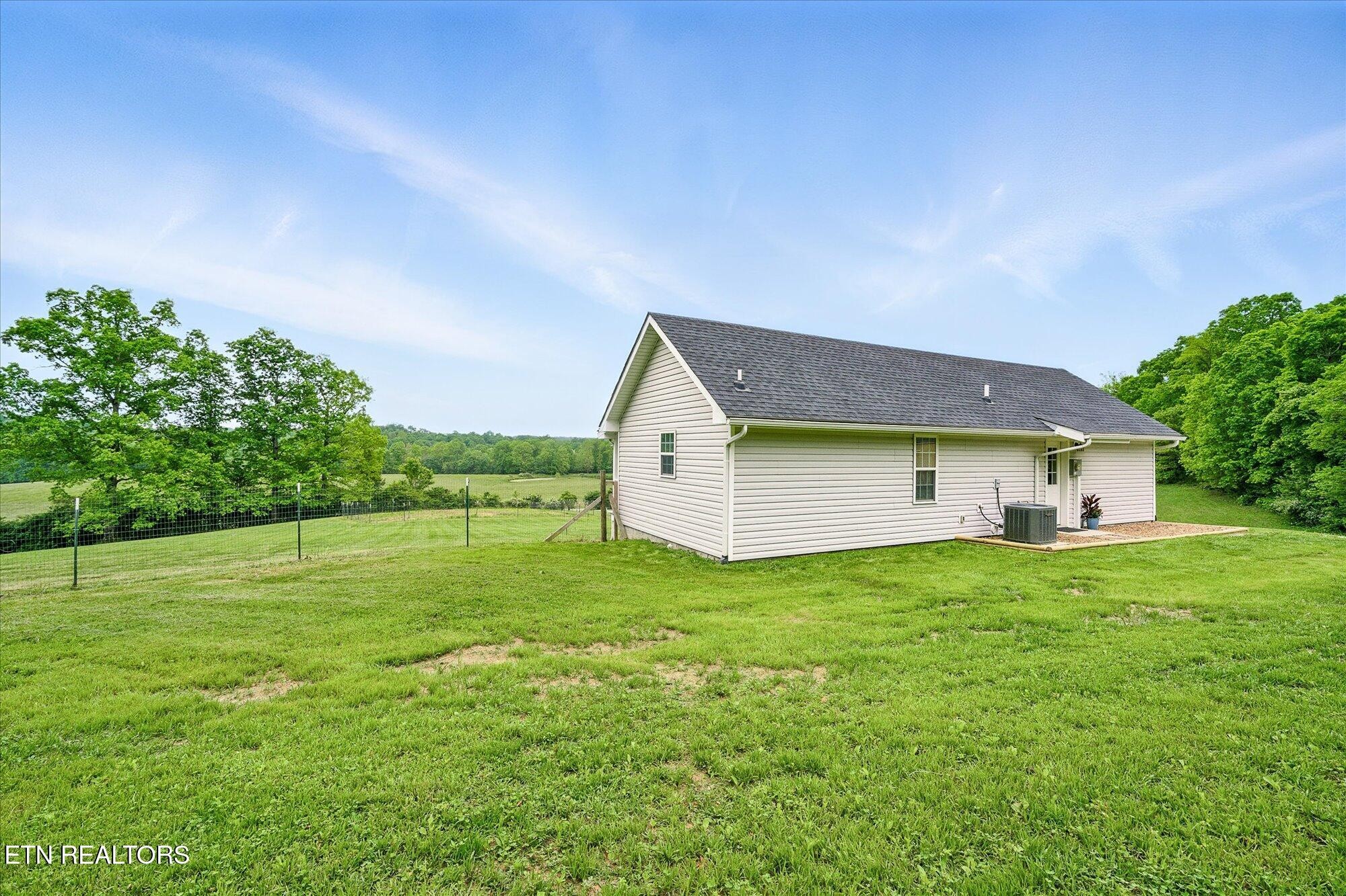 1447 Dykes Rd Property Photo 28