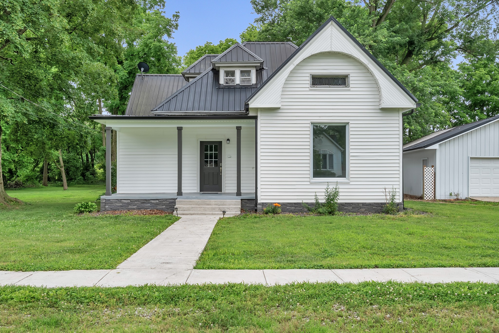 121 Magnolia St Property Photo 1