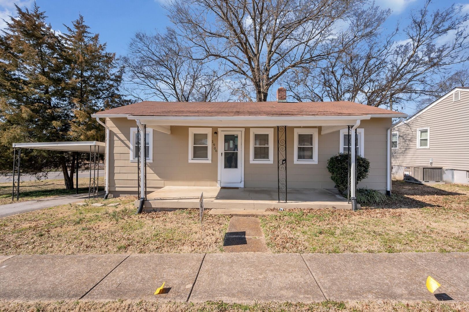 1906 Overton St Property Photo 1