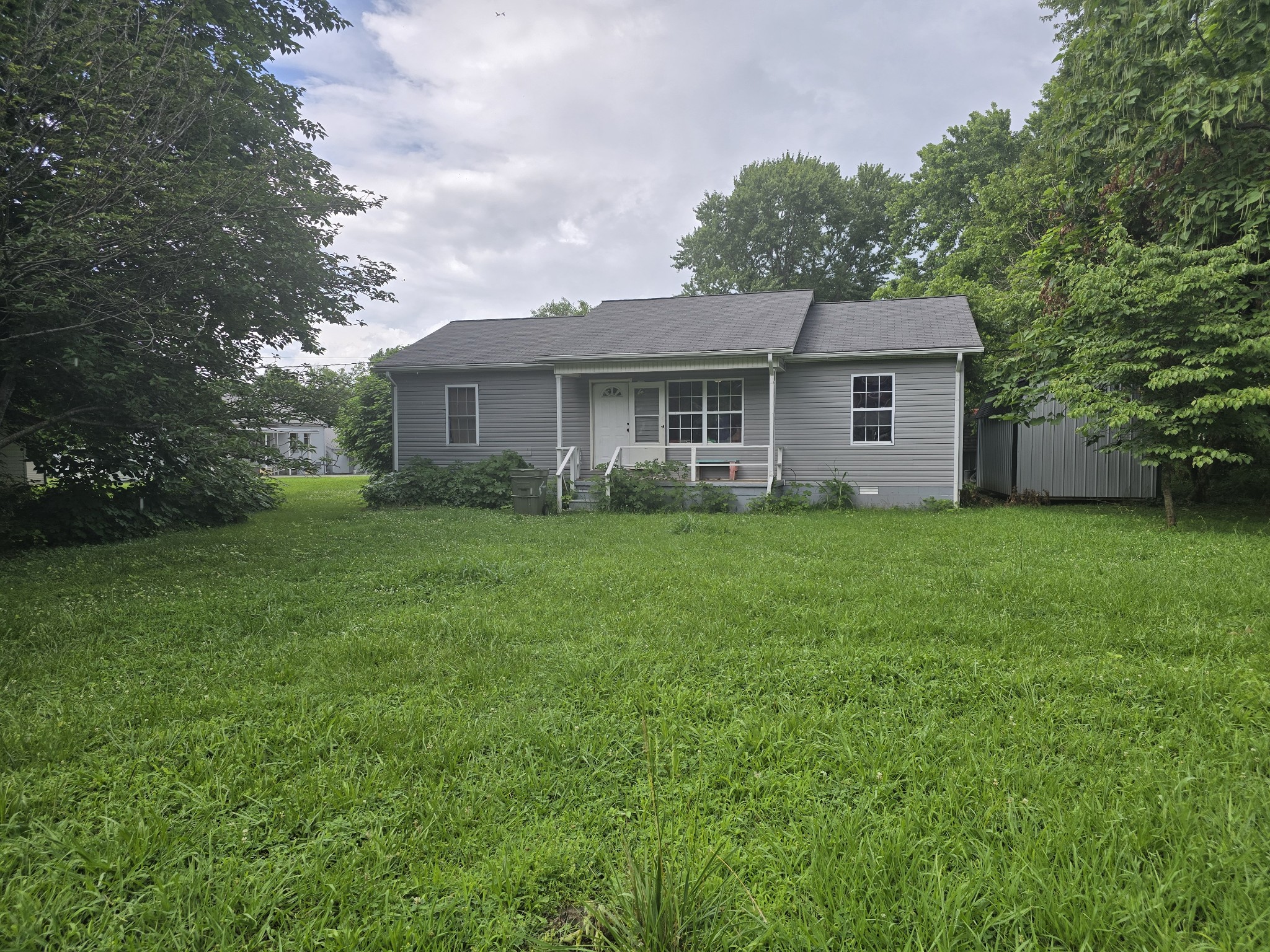 506 3rd St Property Photo 1