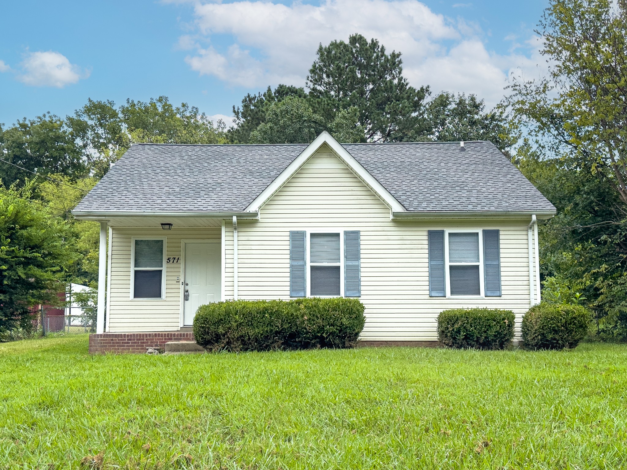 571 Garnet Drive Property Photo 1