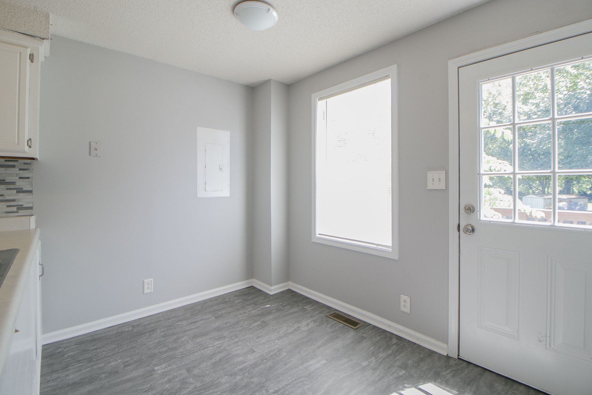 571 Garnet Drive Property Photo 9