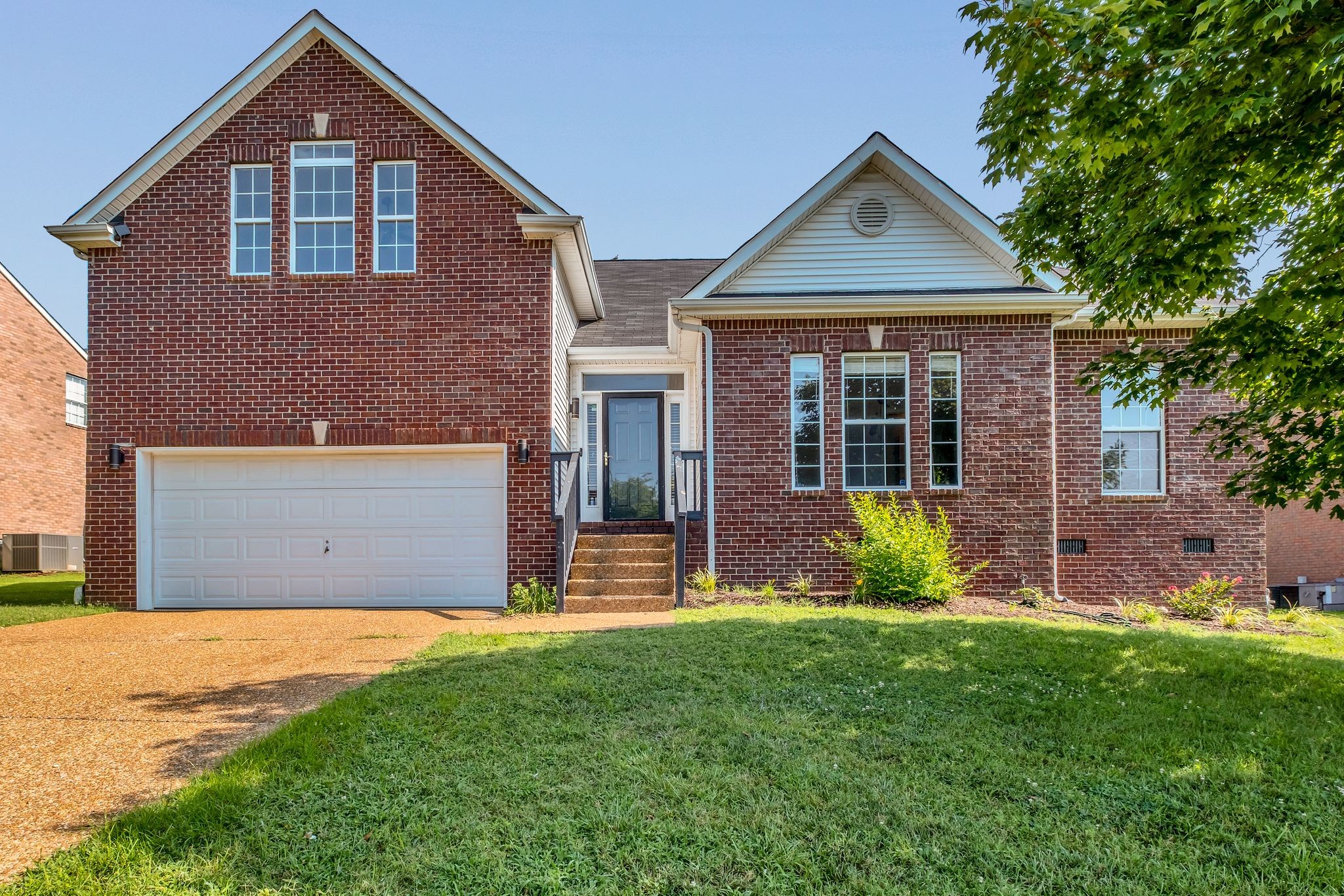 1030 Oakhall Dr Property Photo