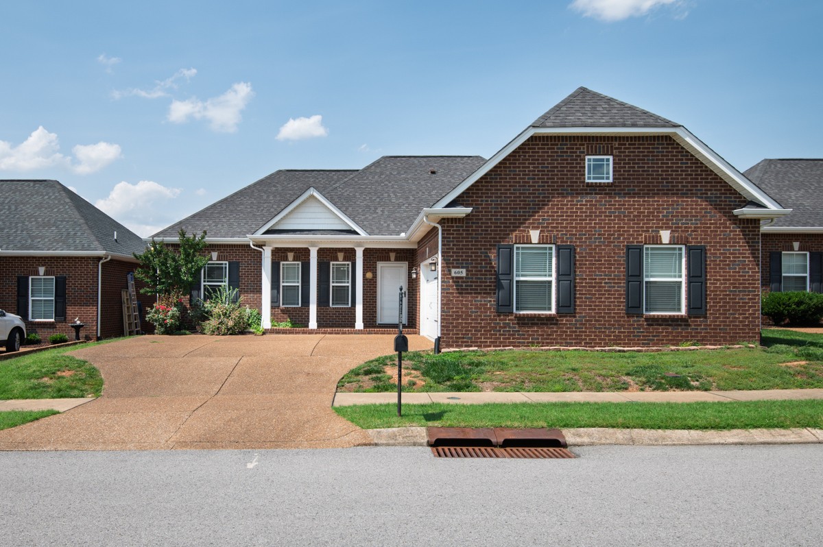 605 Indian Ridge Cir Property Photo 1