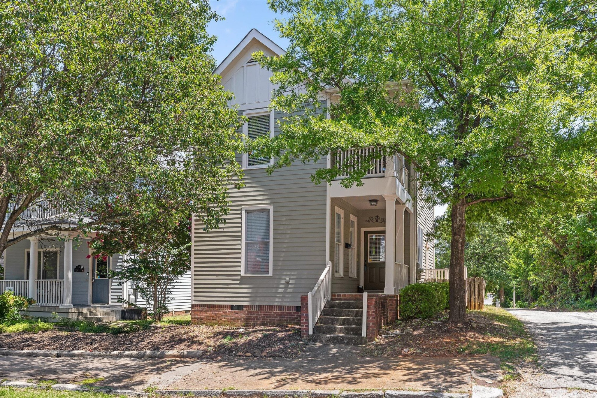808 Fairview Avenue Property Photo 1
