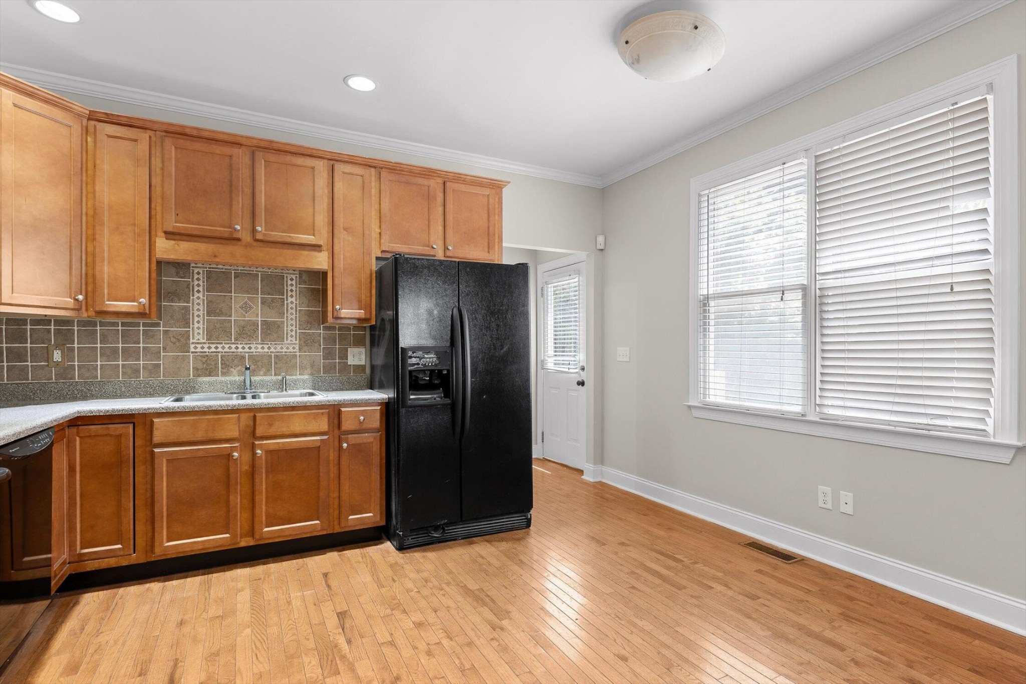 808 Fairview Avenue Property Photo 8