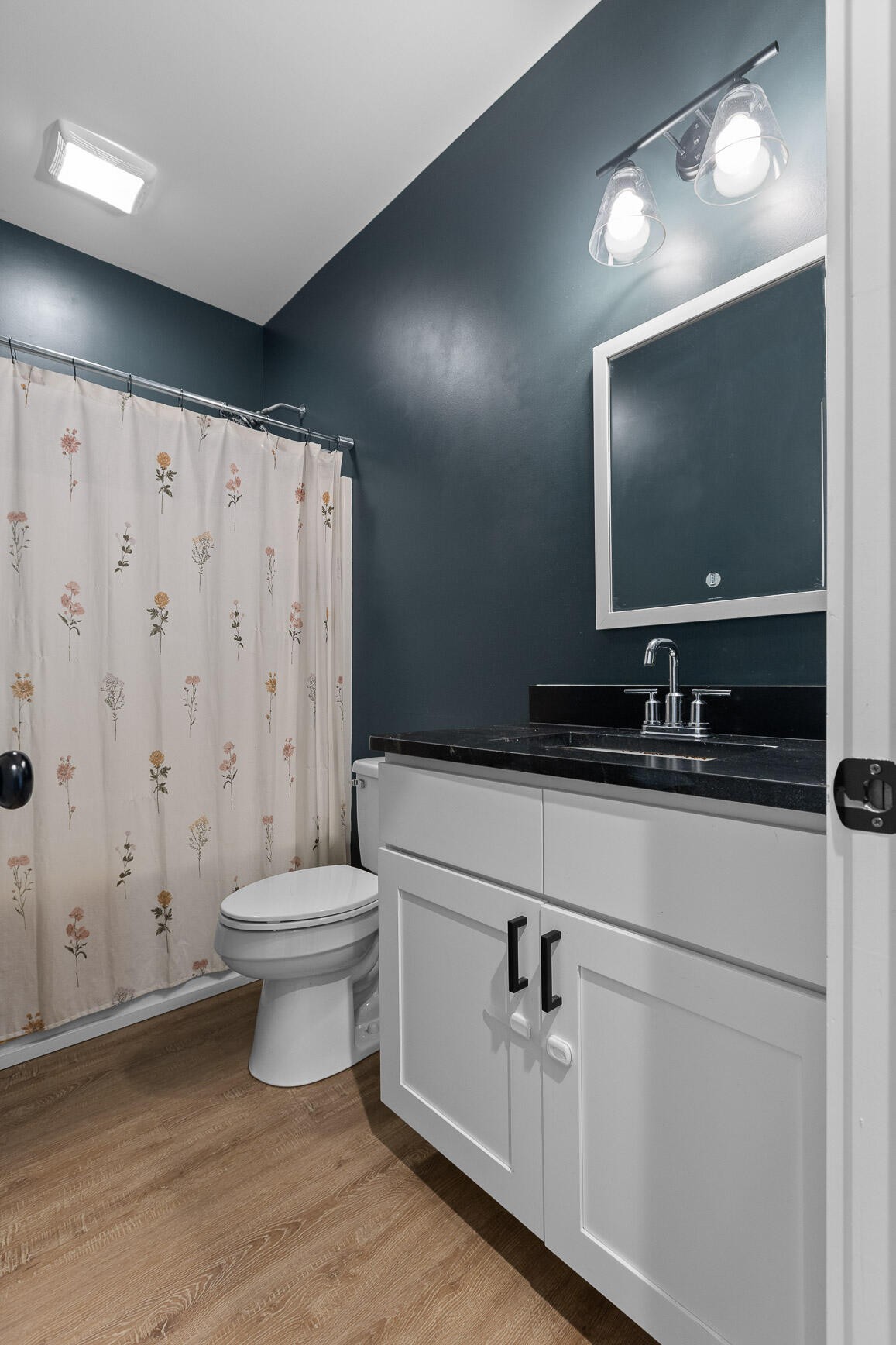 1518 Tombras Avenue Property Photo 13
