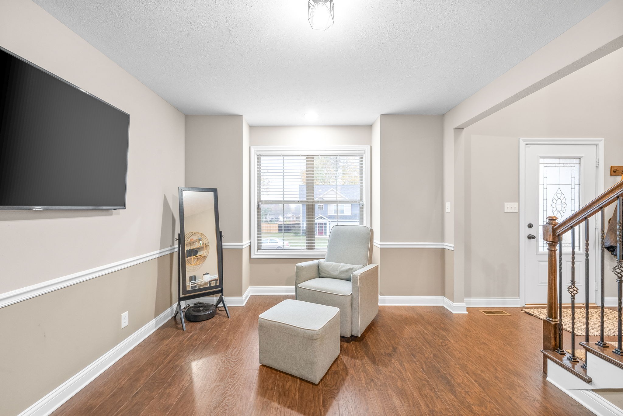 530 Somerset Ln Property Photo 6