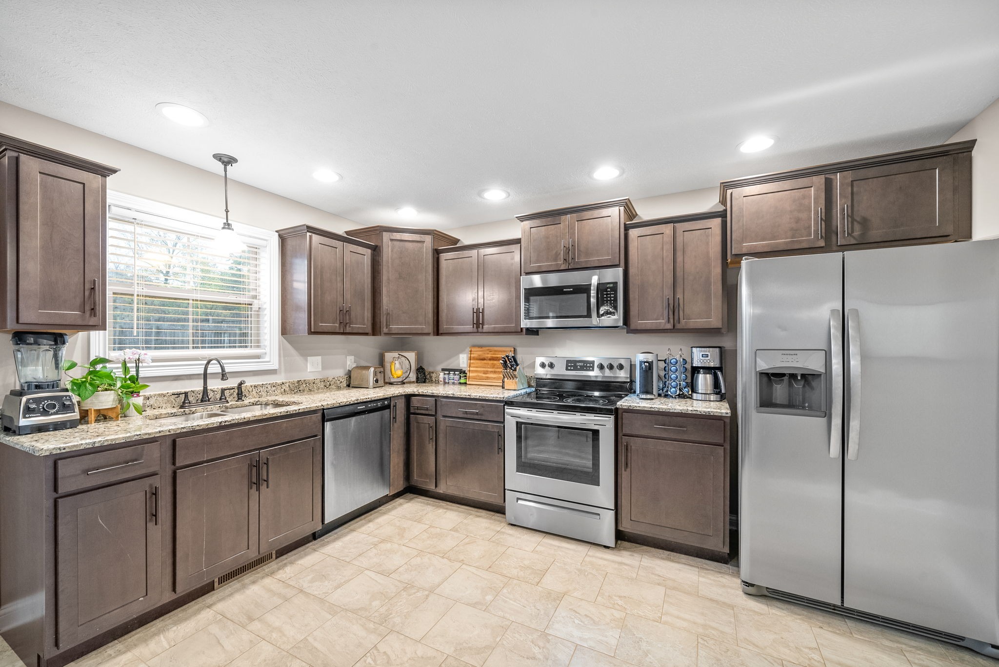 530 Somerset Ln Property Photo 8
