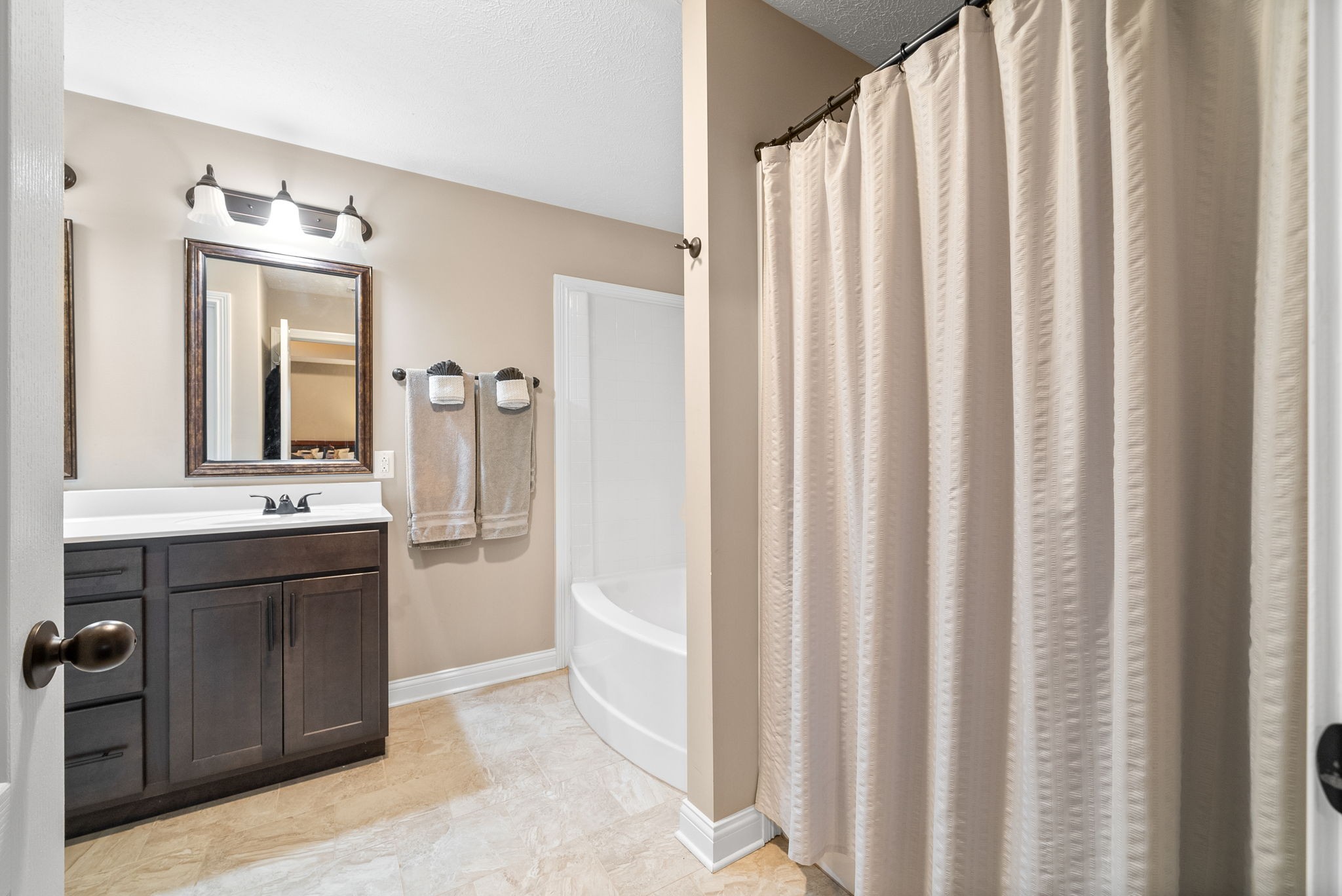 530 Somerset Ln Property Photo 22
