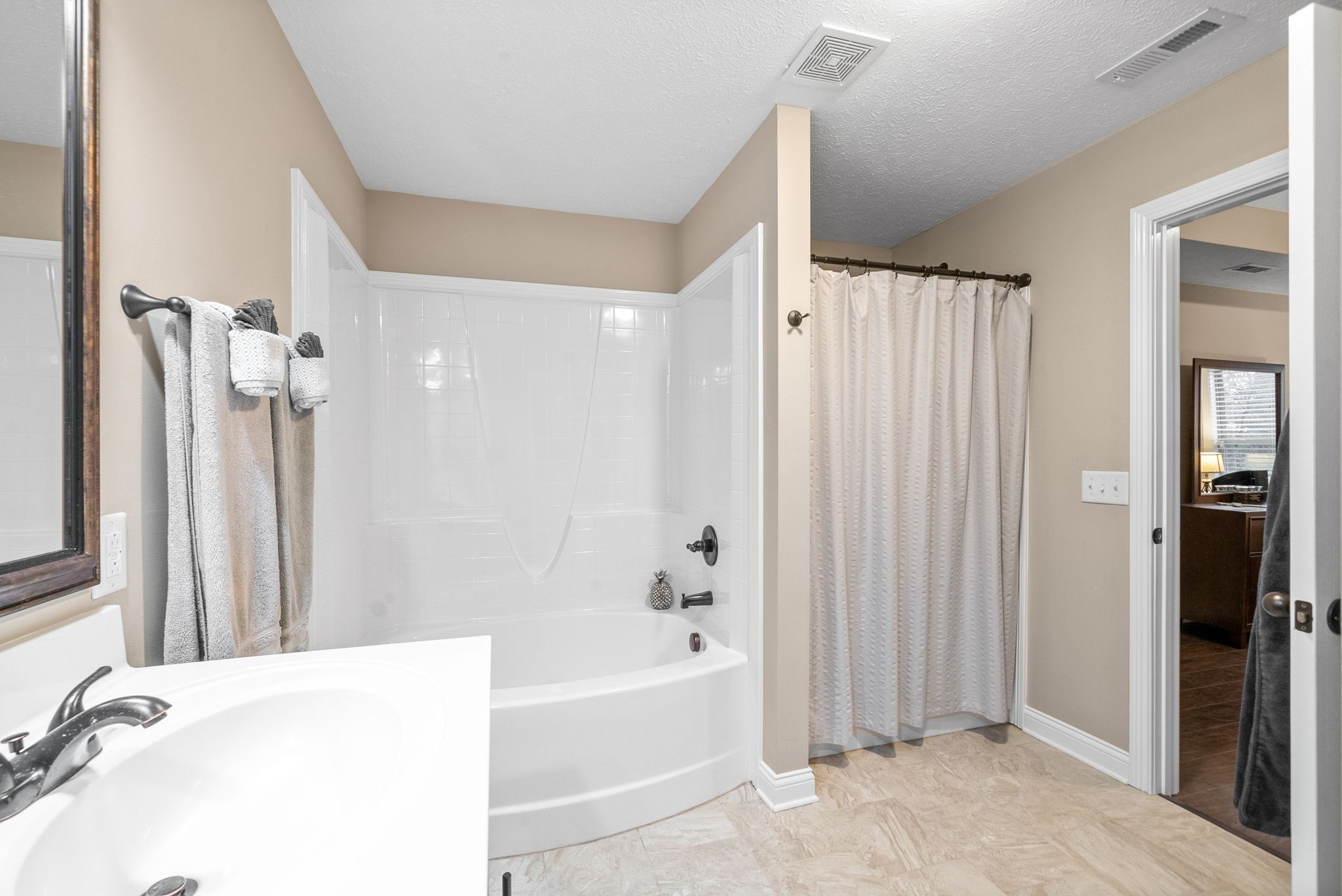 530 Somerset Ln Property Photo 24