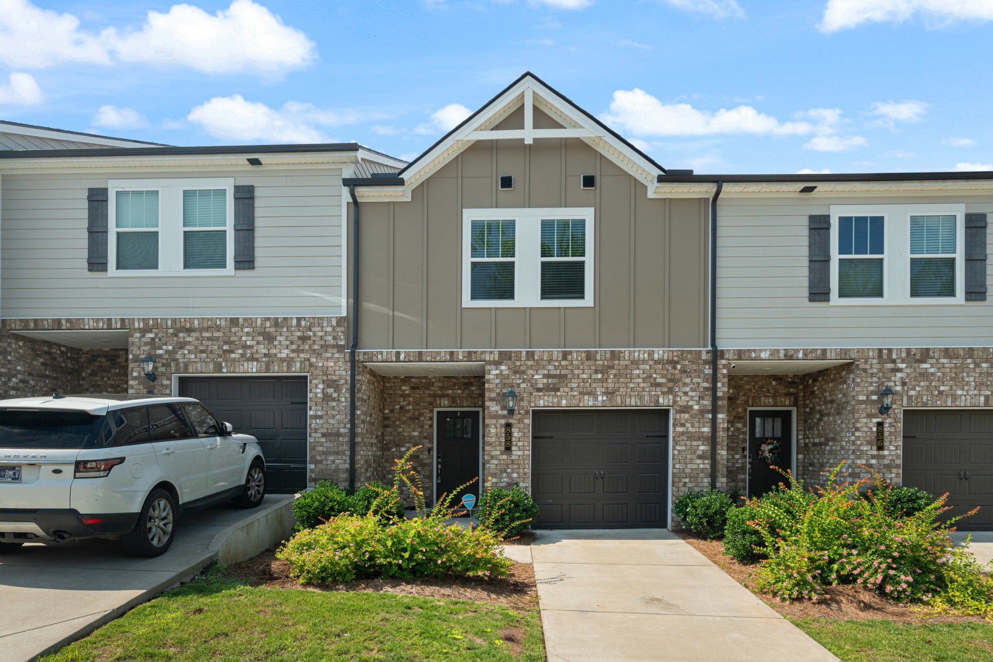 858 Longleaf Ln Property Photo 1