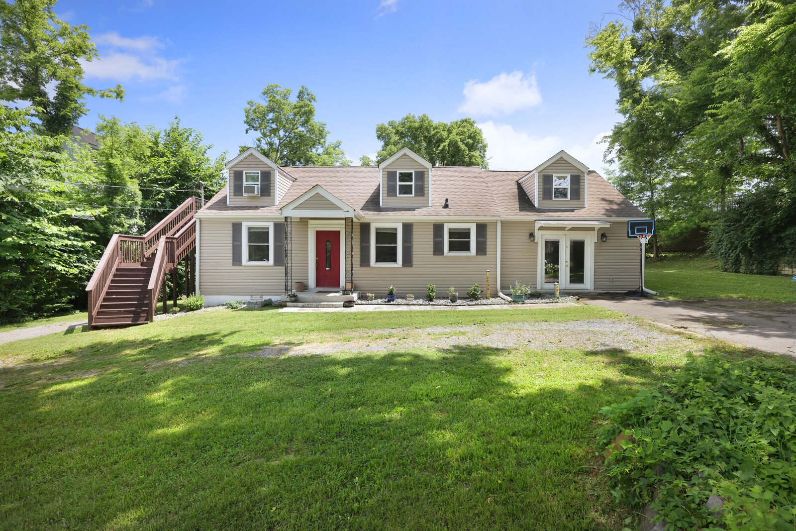 412 Westboro Dr Property Photo 1