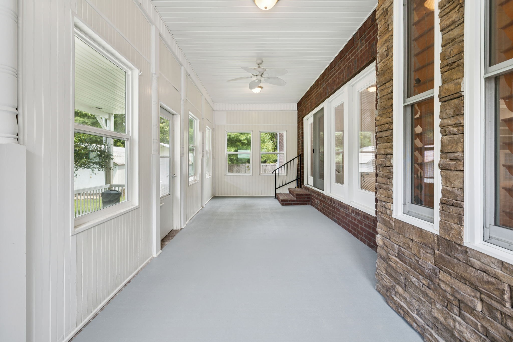 314 W Main St Property Photo 3