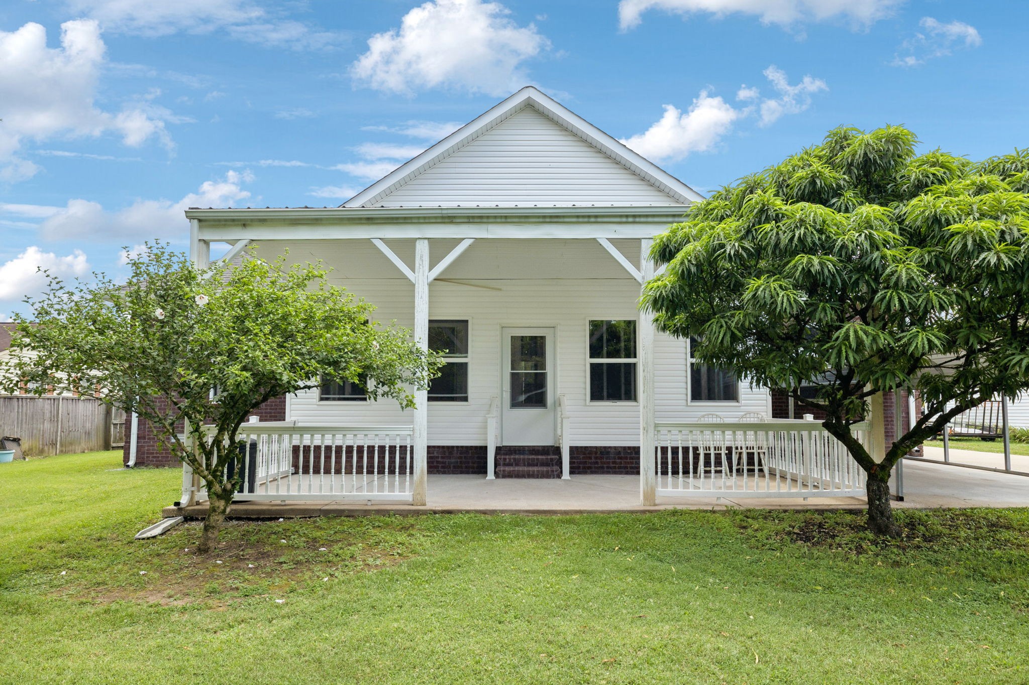 314 W Main St Property Photo 5