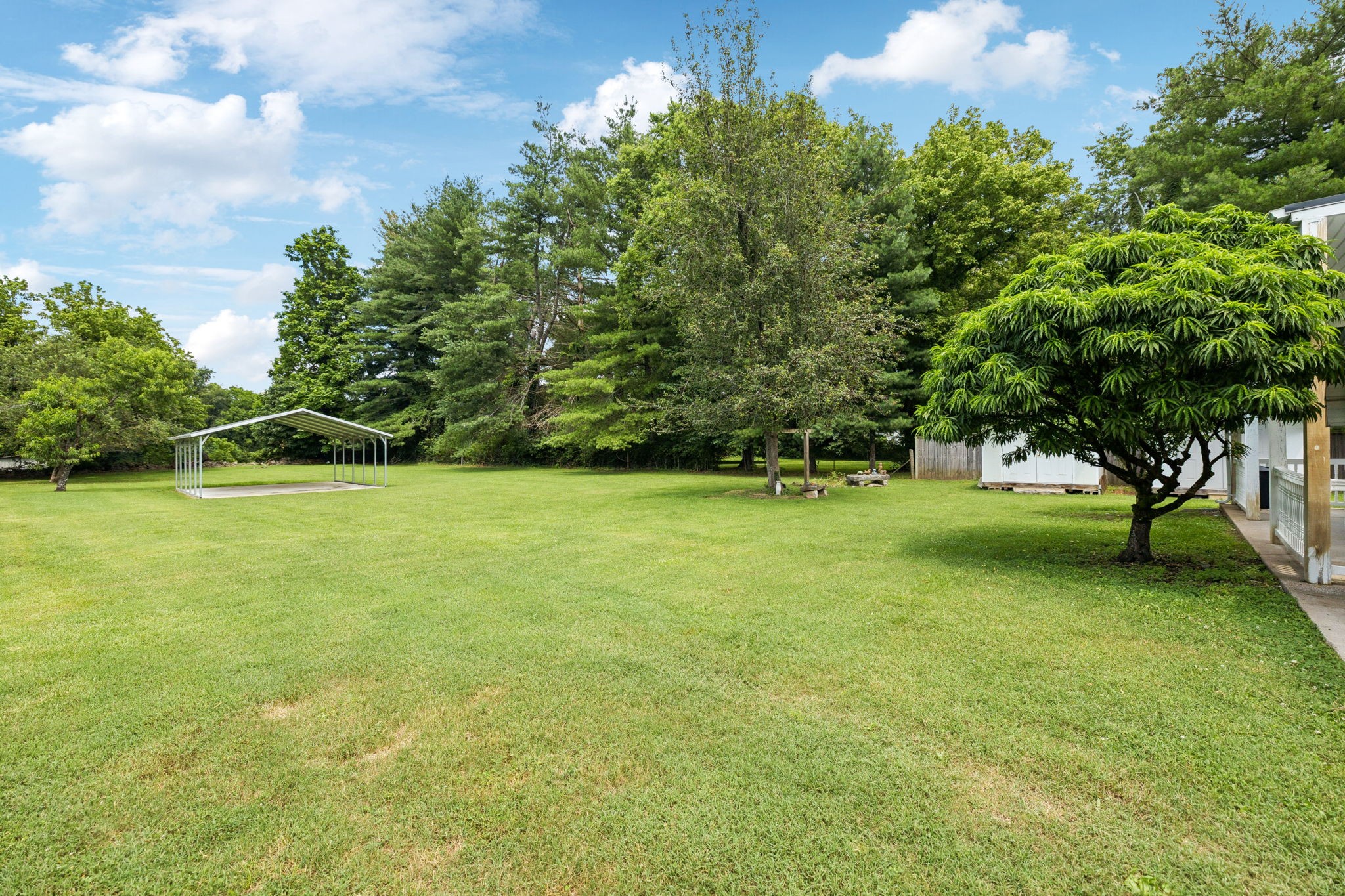 314 W Main St Property Photo 7