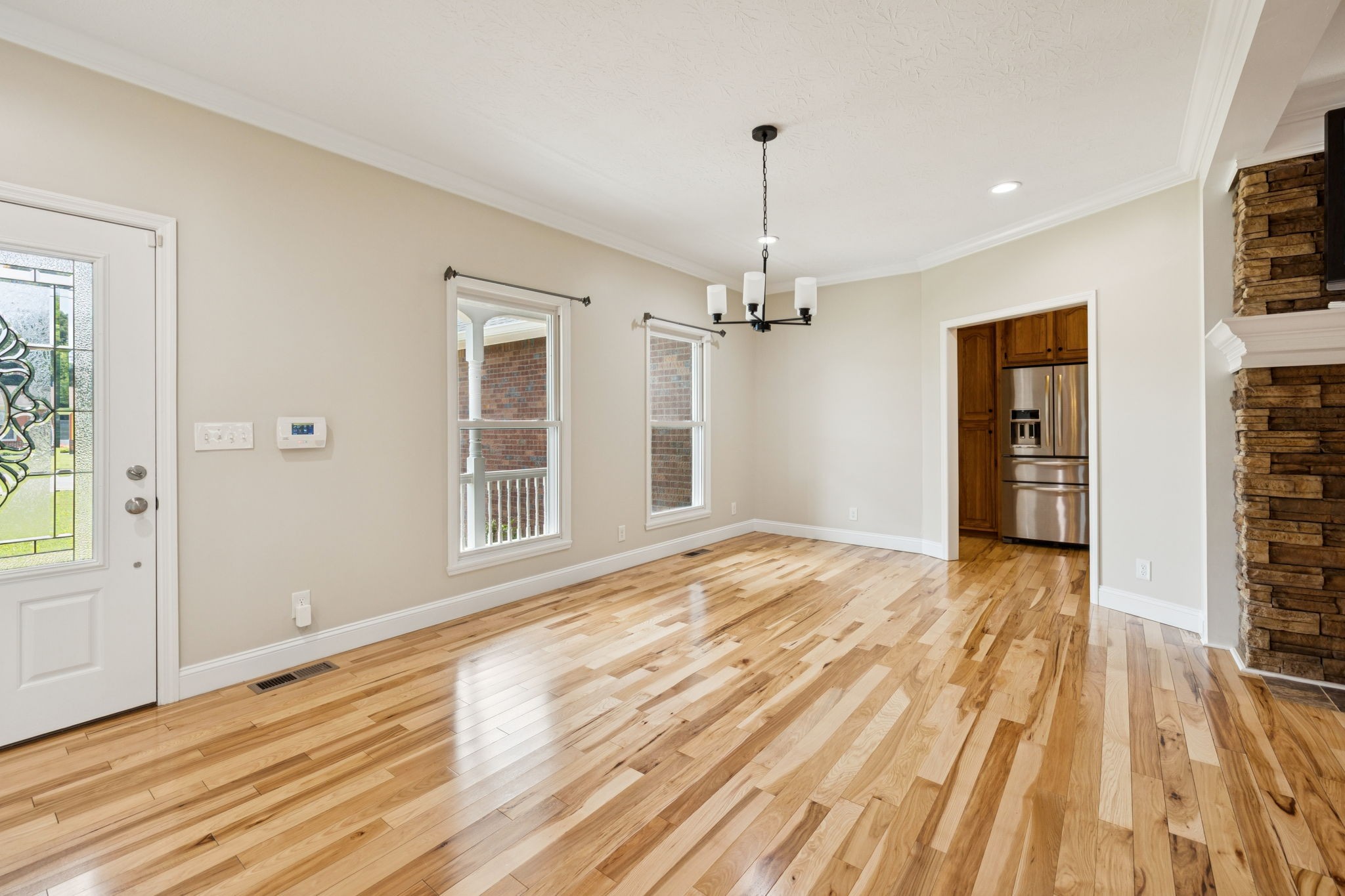 314 W Main St Property Photo 11