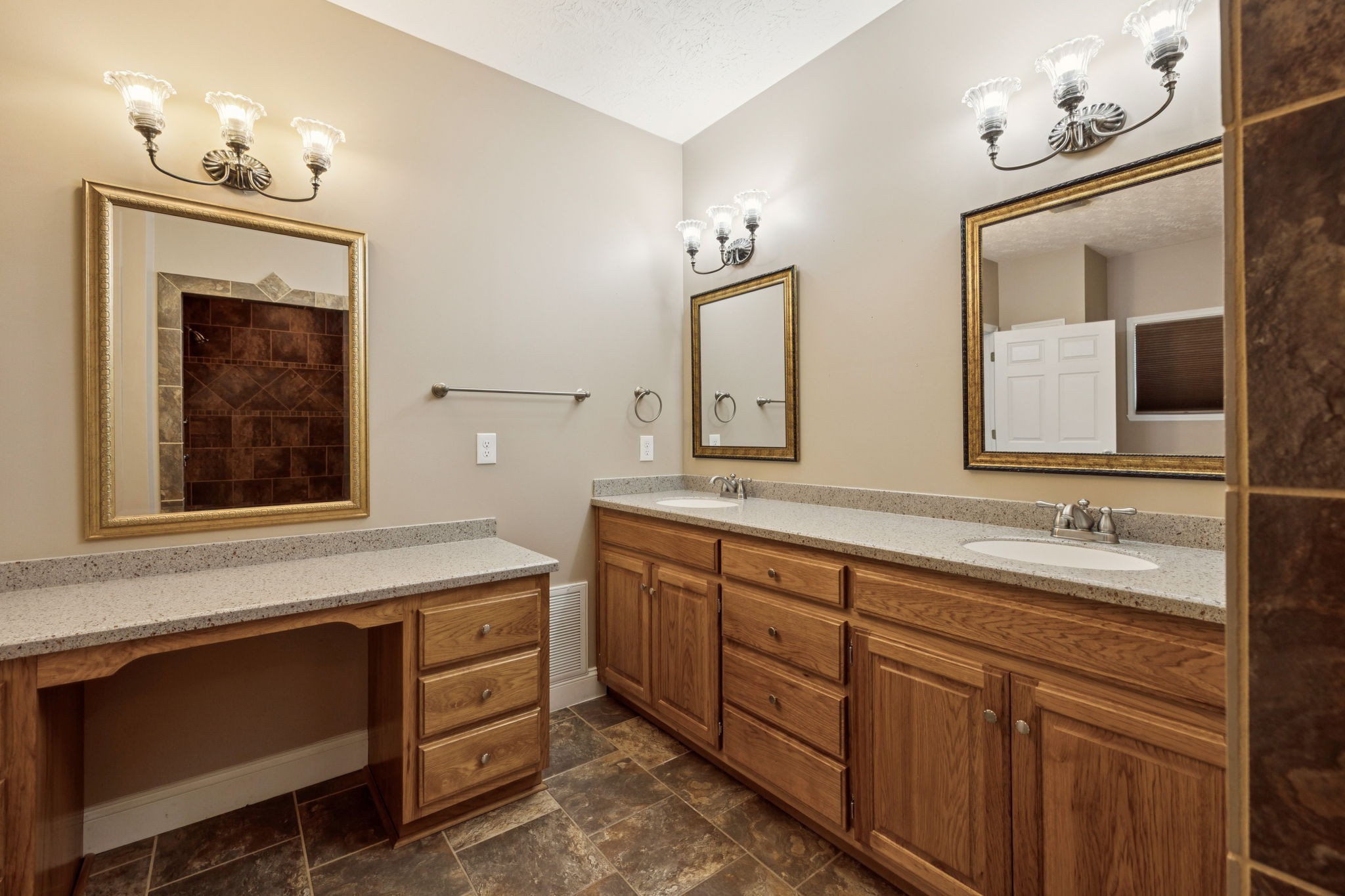 314 W Main St Property Photo 34