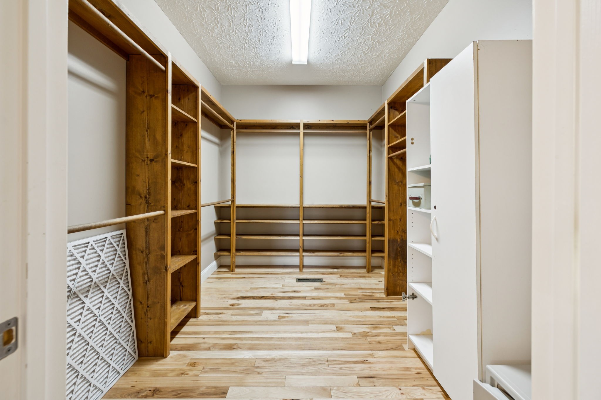 314 W Main St Property Photo 35