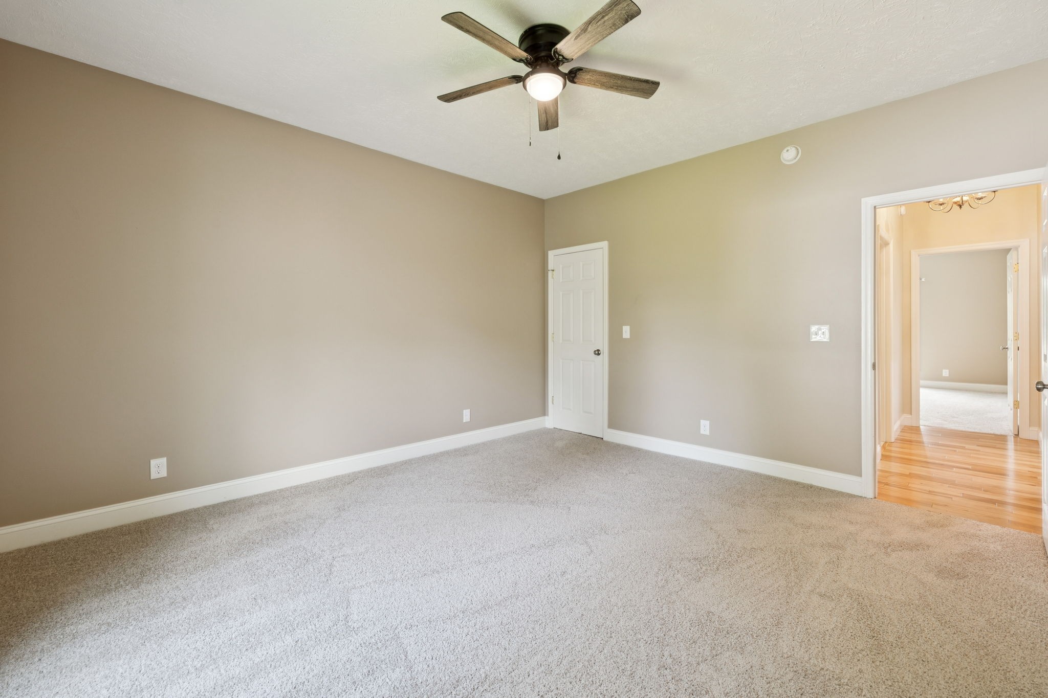 314 W Main St Property Photo 37