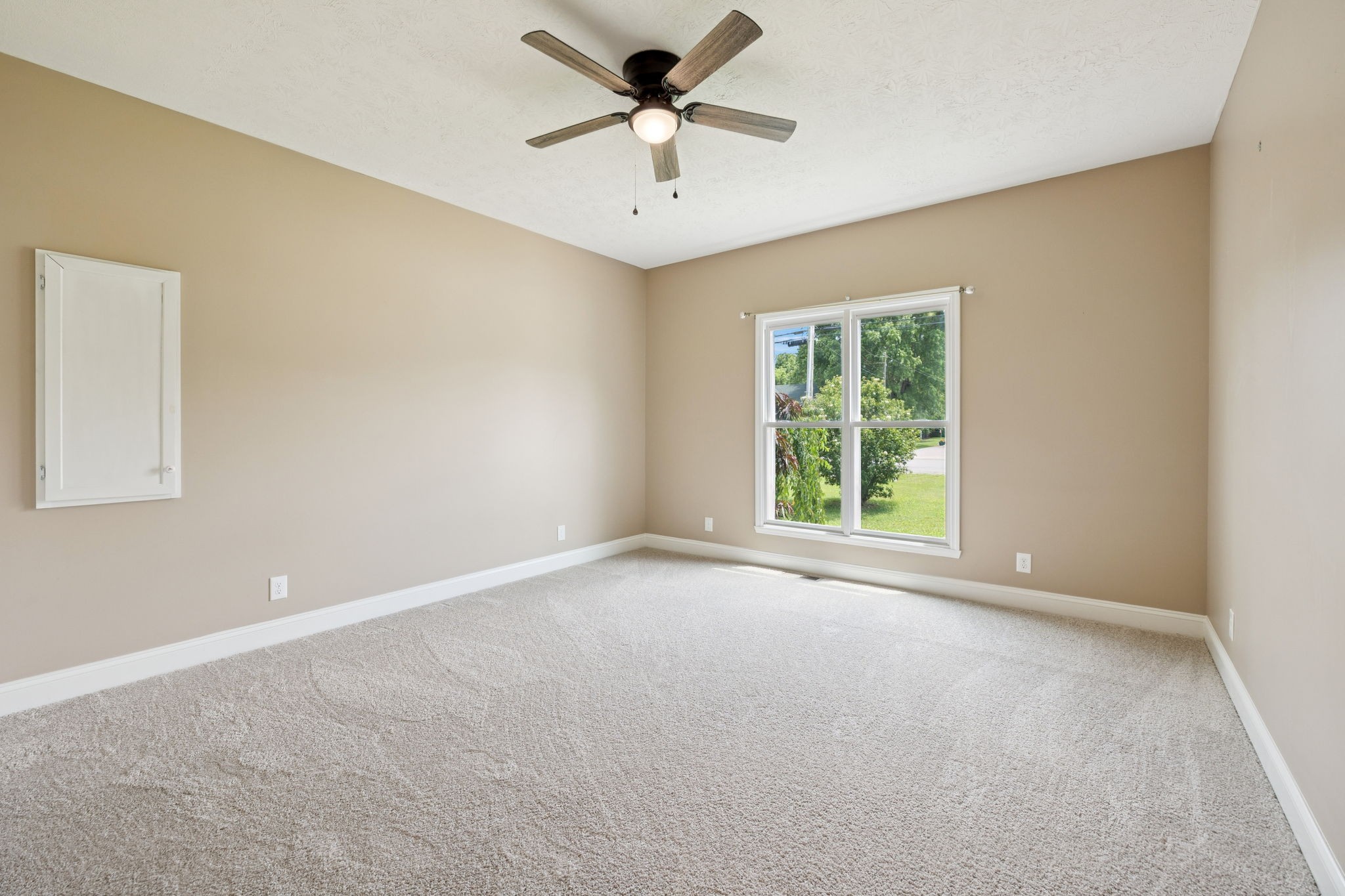 314 W Main St Property Photo 39