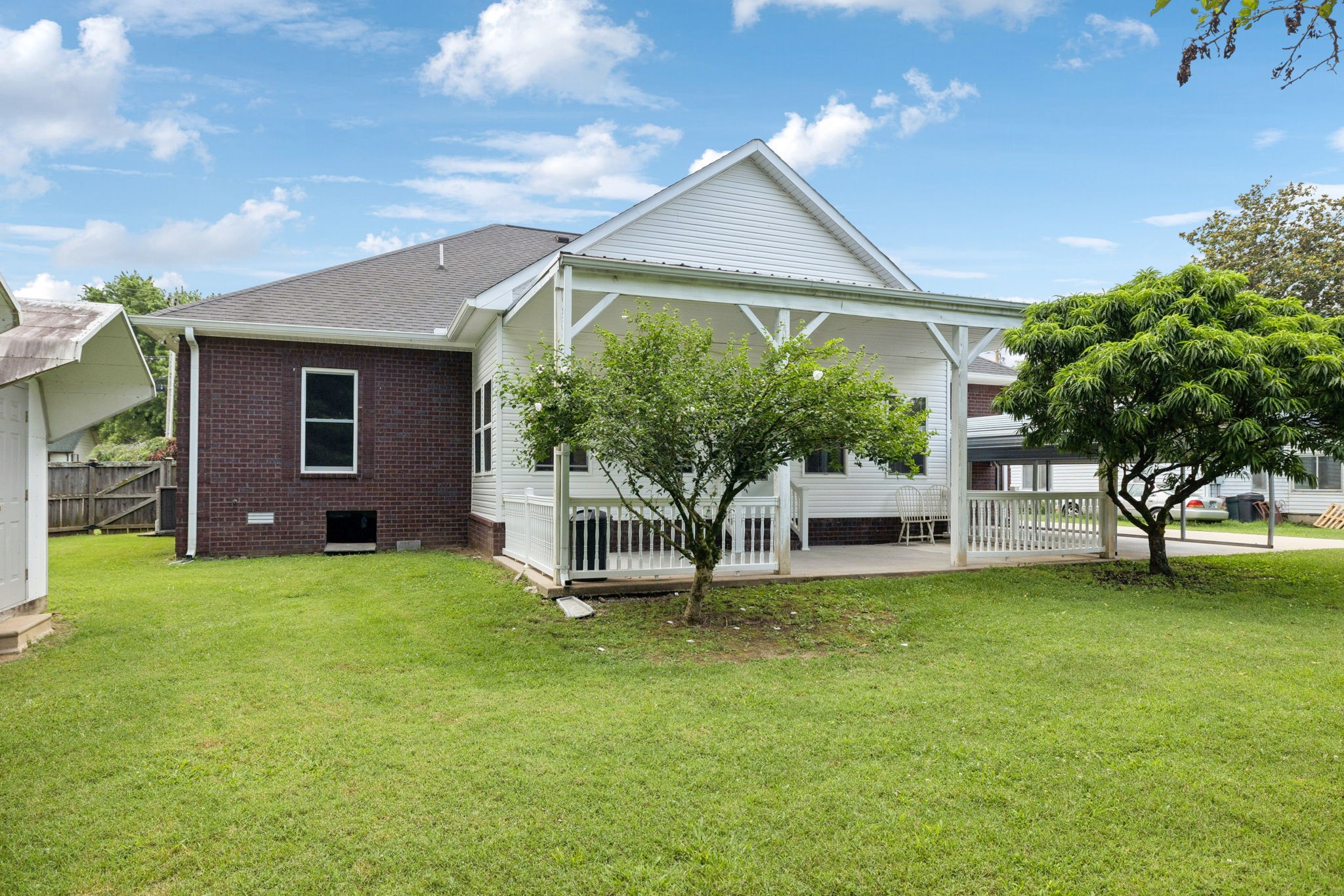 314 W Main St Property Photo 50