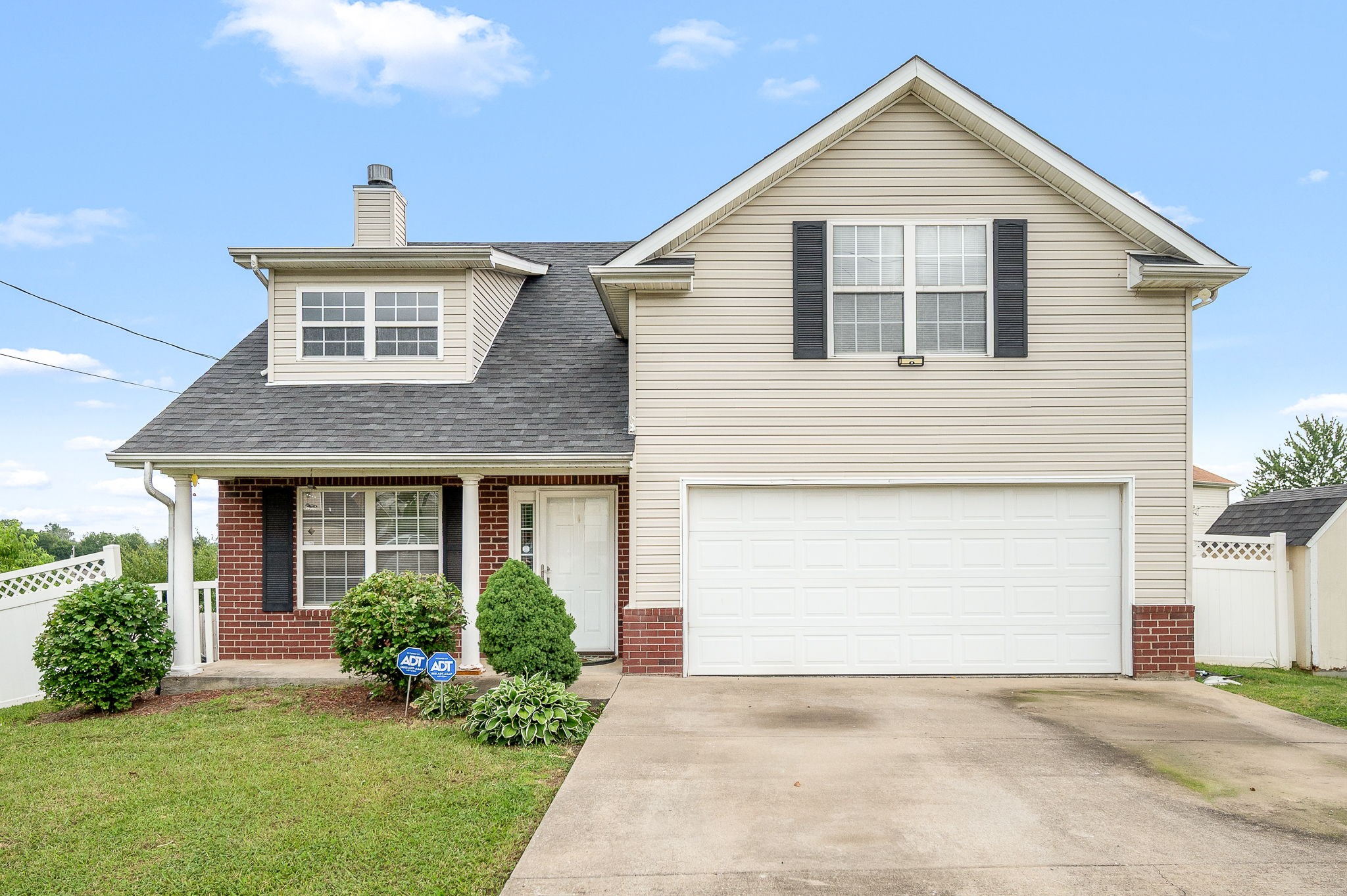 1346 Tonya Dr Property Photo 1
