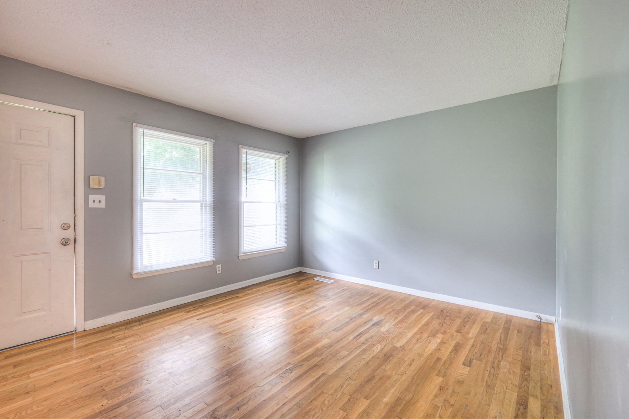 131 Clauson Dr Property Photo 2
