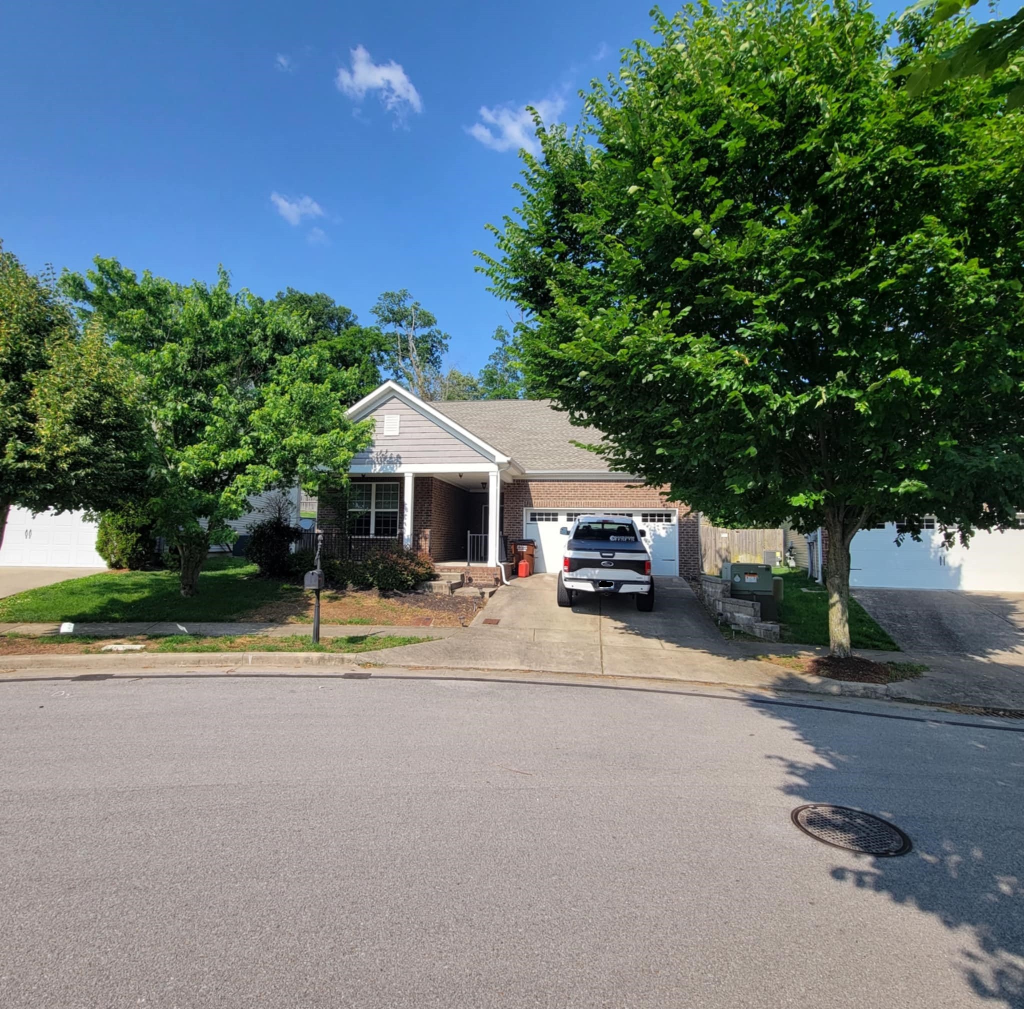 2516 River Trail Dr, E Property Photo 1